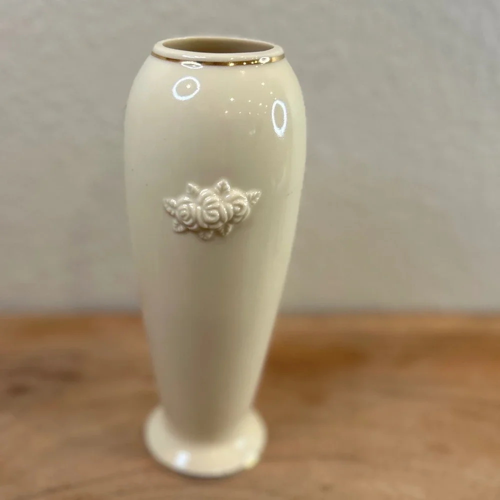 Lenox Ivory China Rose Blossom Bud Vase Gold Trim Porcelain Floral Decor‎